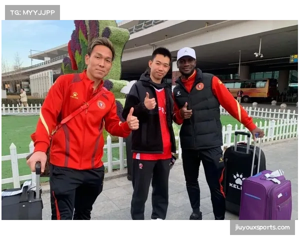 山东泰山仅更换一名外援 阿尔瓦罗加盟填补后防漏洞 山东泰山仅更换一名外援 阿尔瓦罗加盟填补后防漏洞